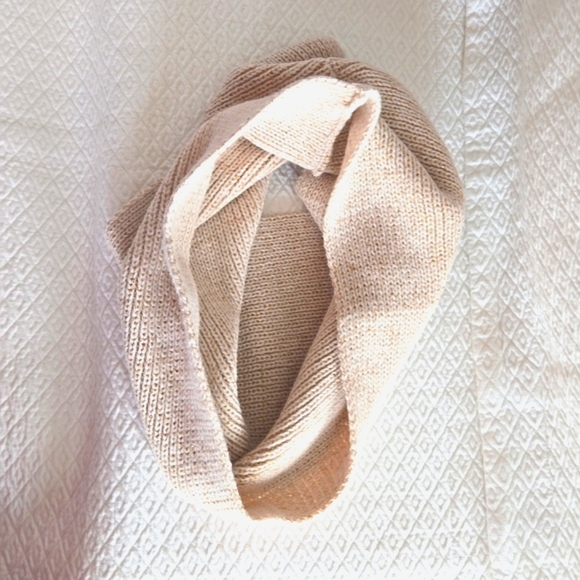 ( Forever 21 ) Winter Hat & Scarf Set, NWOT - Picture 4 of 5